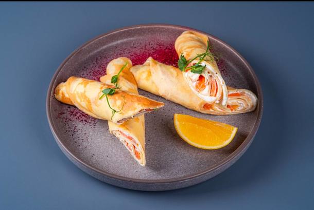 Блинчики с лососем