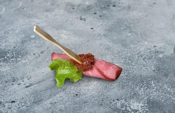 Рулетик с говядиной и томатом Рулетик с говядиной и томатом