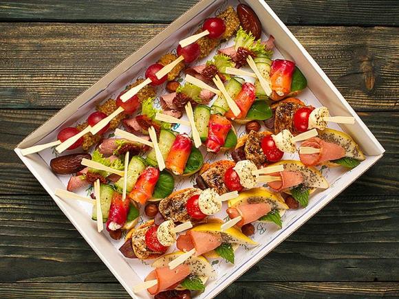 Заказать Welcome Фуршетный сет на 3-4 персоны в Казани