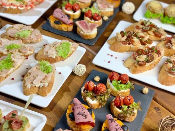 Заказать Сет "Дамский каприз" на 12-15 персон в Санкт-Петербурге